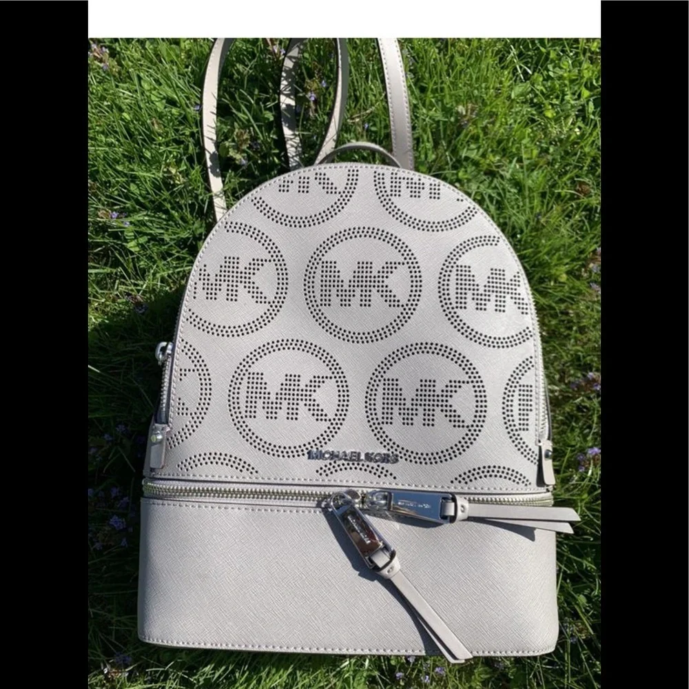 Micheal kors backpack 💥💥